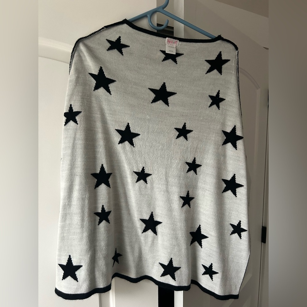 Black Star Pattern Sweater Poncho - Picture 3 of 5